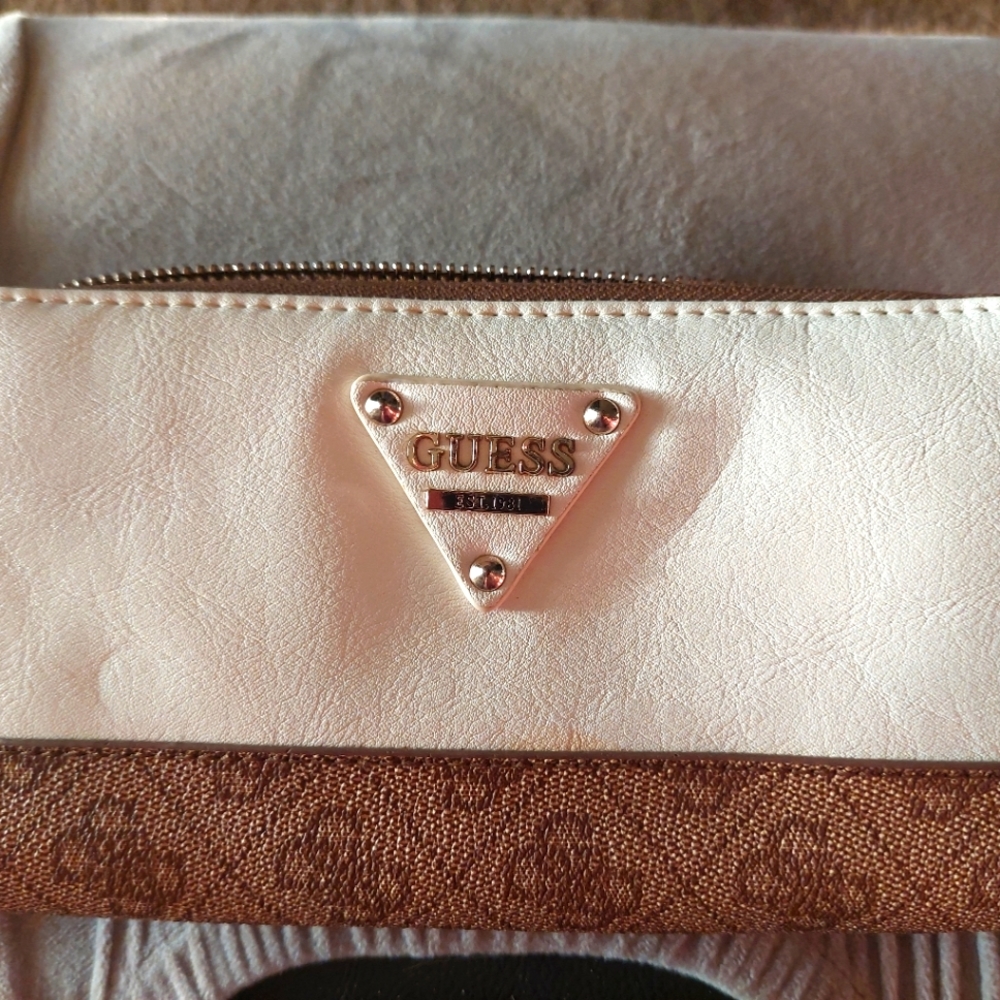 Guess wallet/clutch